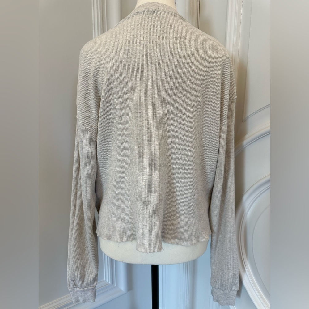 Harlow Cream Full Sleeve 100% Cotton Top: New Haven Connecticut (Size Small) - Picture 4 of 7